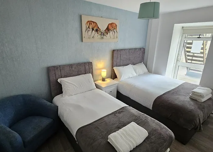 Mary Street Standard *